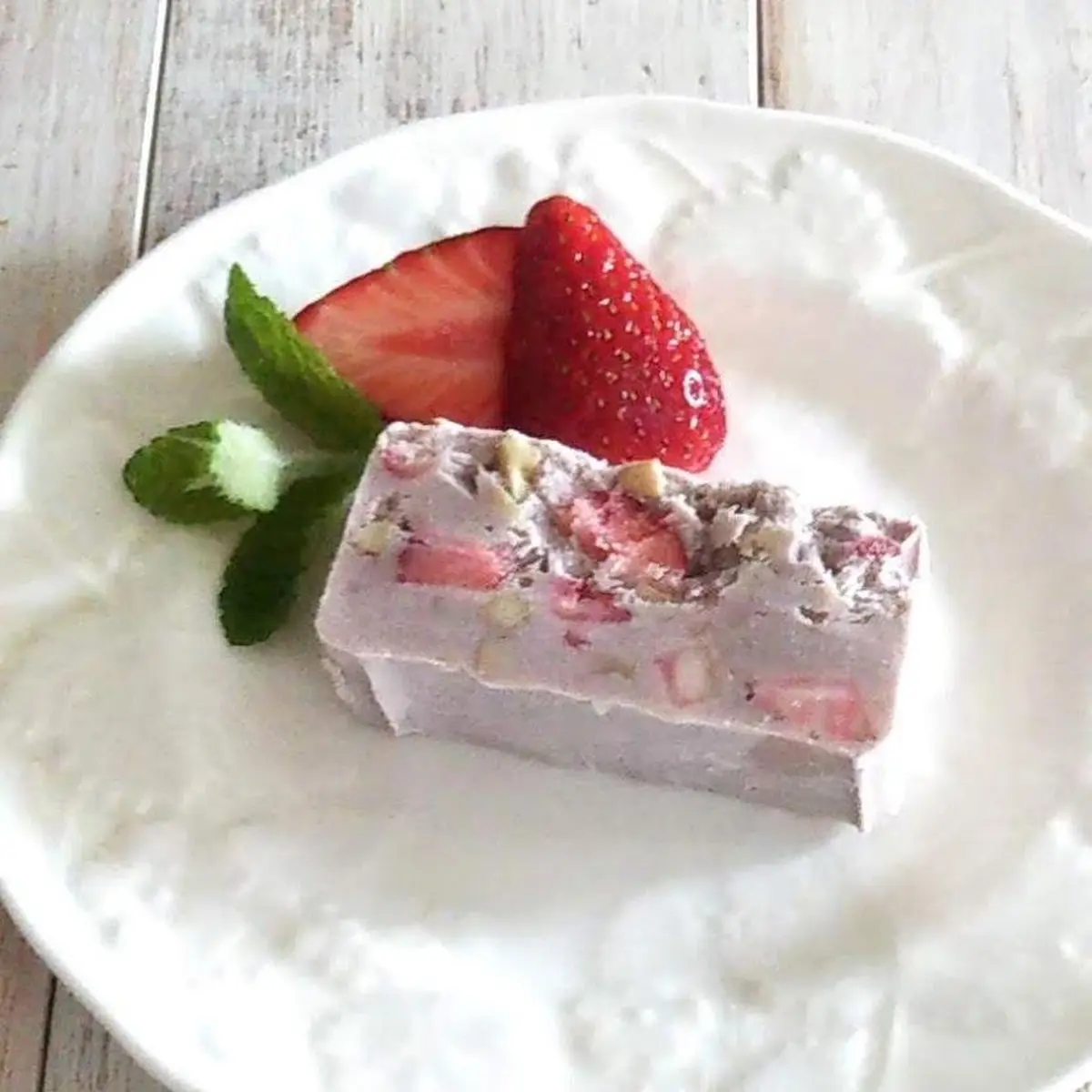 苺のrawセミフレッド のレシピ 作り方 Aco 料理教室検索サイト クスパ