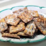 キアッケレ（イタリアの伝統菓子）