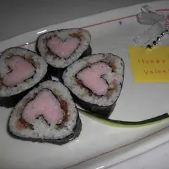 バレンタイン向けに。
「ハート」の飾り巻き寿司。