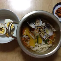 韓国本場生カルククスとウドのコチュジャン和えと、韓国式煮玉子