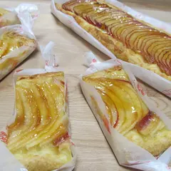 １０月焼き菓子レッスン
りんごの薄焼きタルト