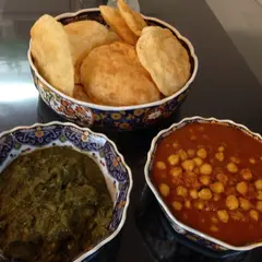 Pattura  chenna horenso curry