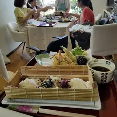 ９月９日重陽の節句での料理セミナー
　菊を用いて菊の天婦羅