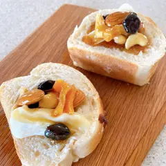 アーモンドミルクブレッド…
ハニーナッツ＆カマンベールチーズ