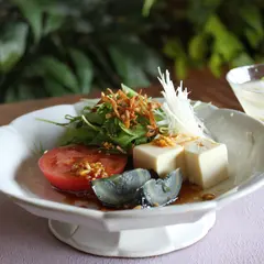 ピータンと豆腐の中華風サラダ＆杏露酒ソーダー