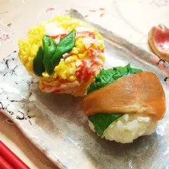 サーモン青じそ＆カニかま炒り卵　2種手まり寿司