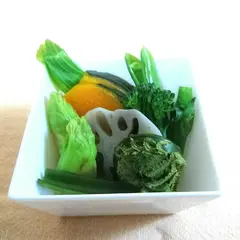 春野菜の蒸し物(アンチョビだれ)