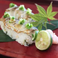 焼き秋刀魚の棒寿司
