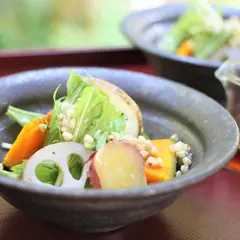 秋の蒸し野菜と蕎麦の実のサラダ