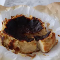 グルテンフリー・バスク風チーズケーキ