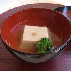胡麻豆腐の清汁仕立て