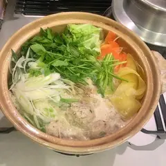 鶏団子の味噌豆乳鍋
