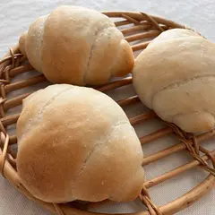 米粉100%のロールパン