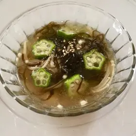 もずくえのきの中華風スープ