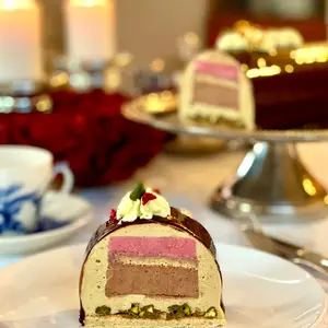 Buche De Noel ピスタチオとフランボワーズのクリスマスケーキ ルメルシモンお菓子 お料理教室のブログ クスパ