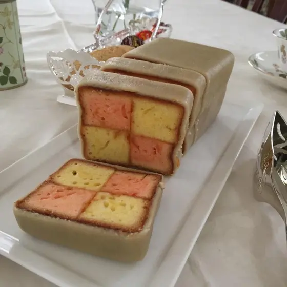 お菓子レッスン「バッテンバーグケーキ」