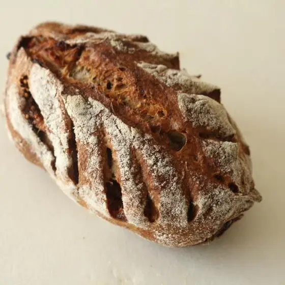 アールグレイの香りがしっかり感じられるハード系のパン