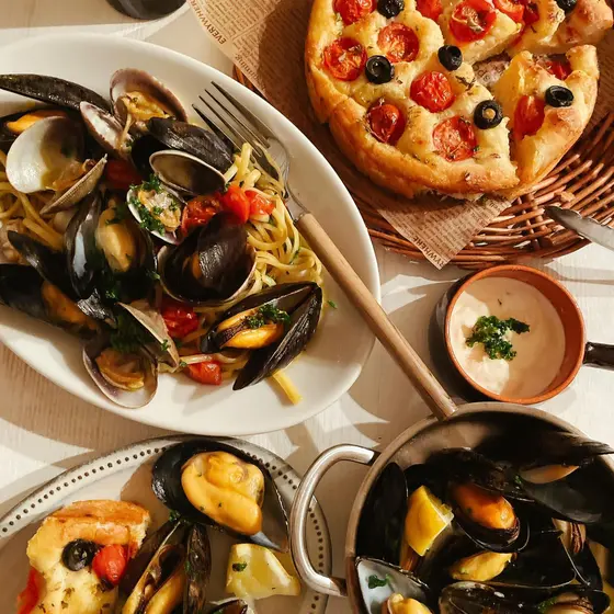 ムール貝をたべつくして南イタリアの海沿い気分。ムール貝をふんだんに使っておうちレストラン！