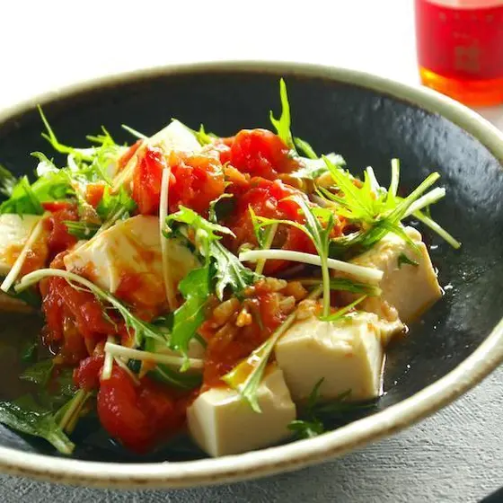 台湾トマトサルサの豆腐サラダ