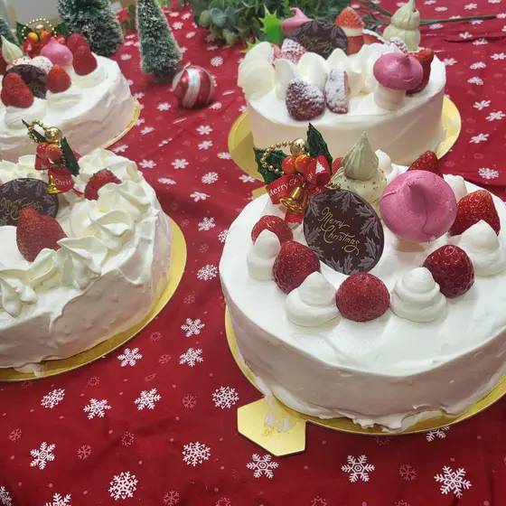 イチゴのショートケーキのクリスマスケーキ　クリーム増量です!