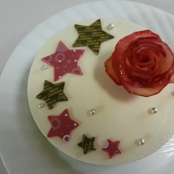 薔薇のレアチーズケーキ