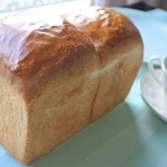 初心者向き・基本のバター食パンとカマンベールの平焼きパン