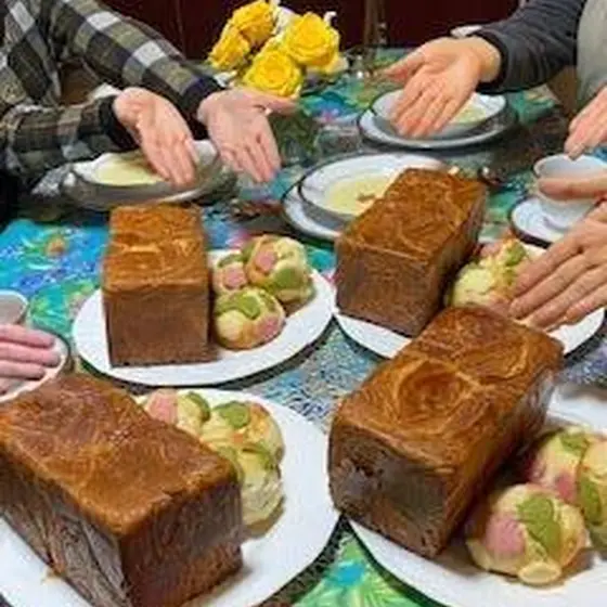 新春のパン２種高級デニッシュ食パンと松竹梅パン