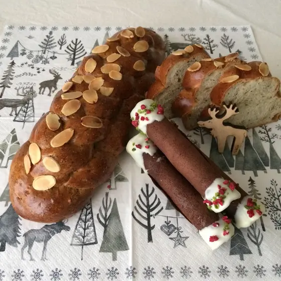 紅茶とレモンピールのパン　＆　クリスマスのシガークッキー