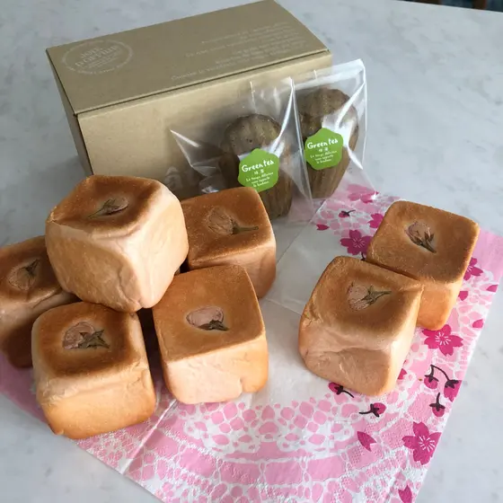 【単発】桜のキューブパン ＆ 抹茶のマドレーヌ