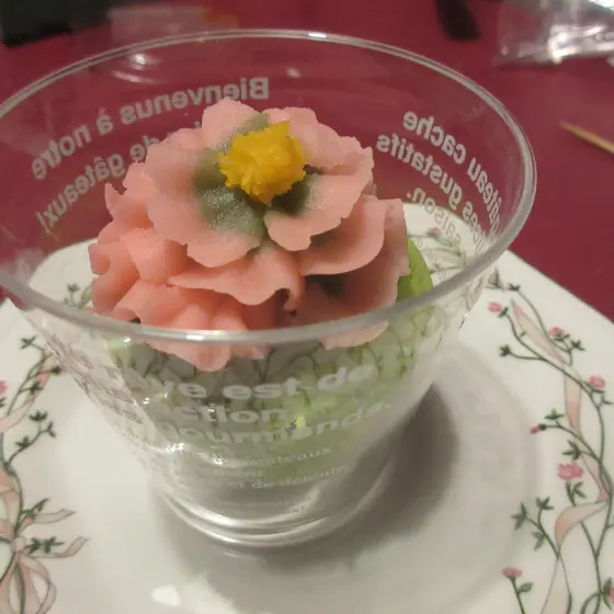 12月の和菓子は浮島カップケーキに餡フラワーでデコレーション