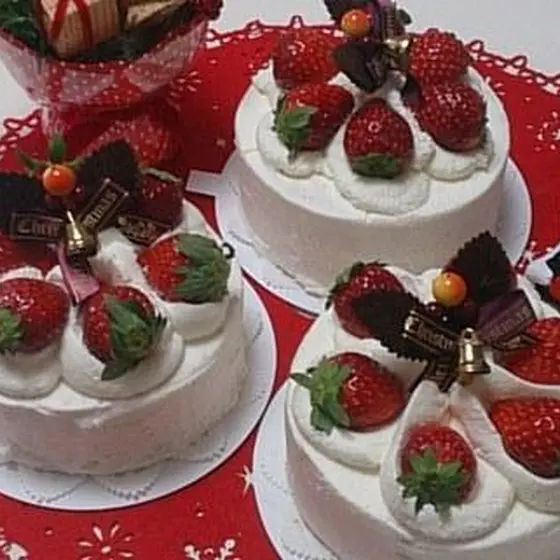 デコ「苺たっぷりクリスマスケーキ」12月お薦めレッスン♪