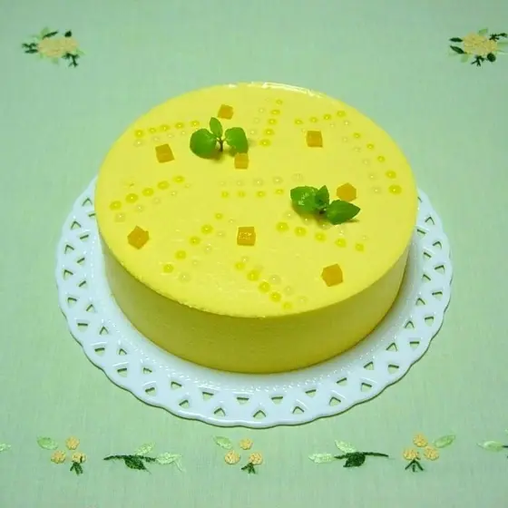 マンゴーのレアチーズケーキ　