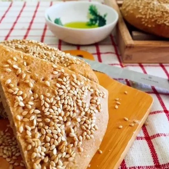 アルメニアのゴマ平パン