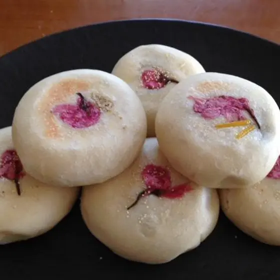 ホシノ天然酵母で桜白焼きあんパン&日本茶飲み比べ