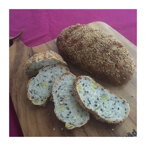 【季節のパン／ホシノ天然酵母】さつま芋胡麻パン＆和風エピ