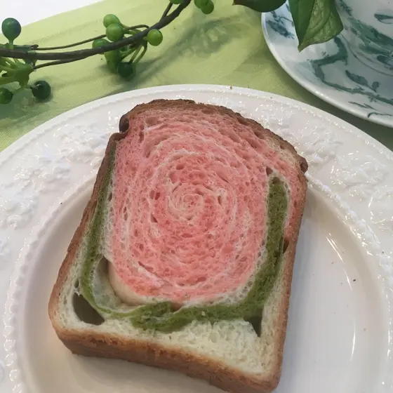 「デコパンレッスン」薔薇の食パン＆チーズのキューブパン