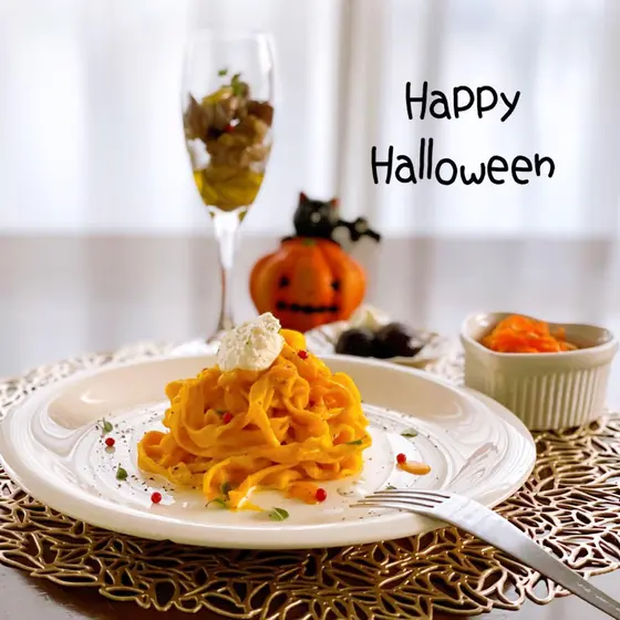 ハロウィンディナー　かぼちゃのクリームパスタ