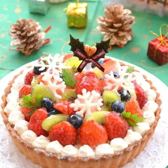 グルテンフリーのクリスマスフルーツタルトケーキ