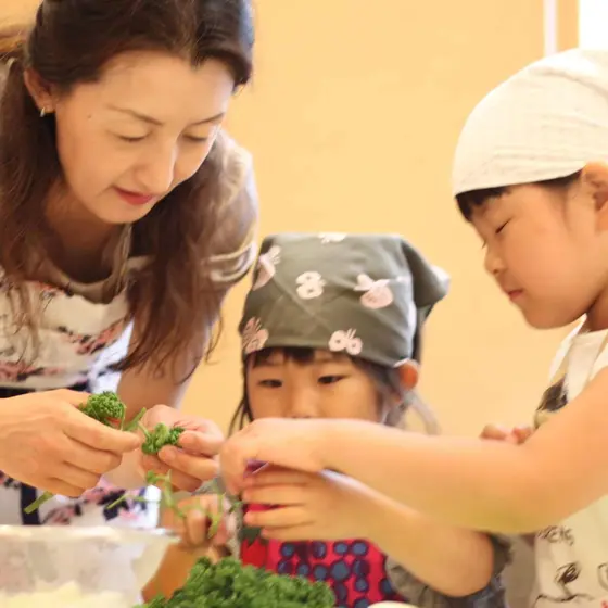 子どもクッキング　～辛くない韓国料理＆リンゴのアップルパイ