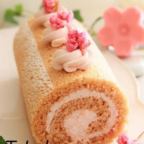 春限定！桜ロールケーキ