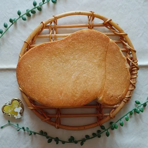つぼみパン 4月のレッスン日程「世界一有名なワンちゃん食パン」おいしいおやつと紅茶付き