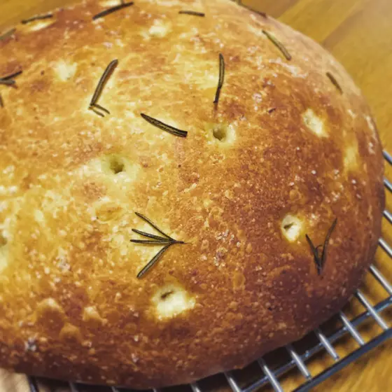 自家製天然酵母パン「ポテトフォカッチャ」