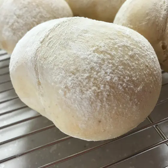 自家製天然酵母パン「白パン」