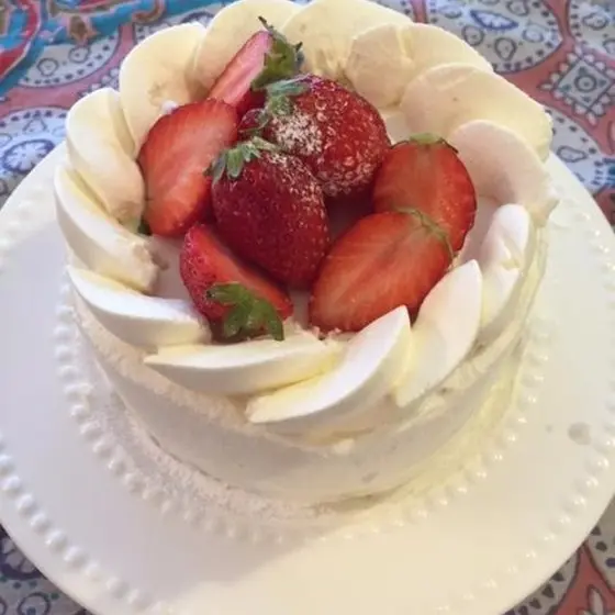 苺のデコレーションケーキ（１２㎝2台）