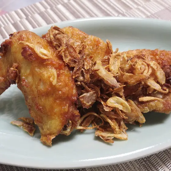 ガイトードハジャイは、人気の鶏のから揚げです♡　タイ南部の特産トゥアサトー（ねじり房豆）と海老の炒め物は、日本ではなかなか食べられない逸品です！
