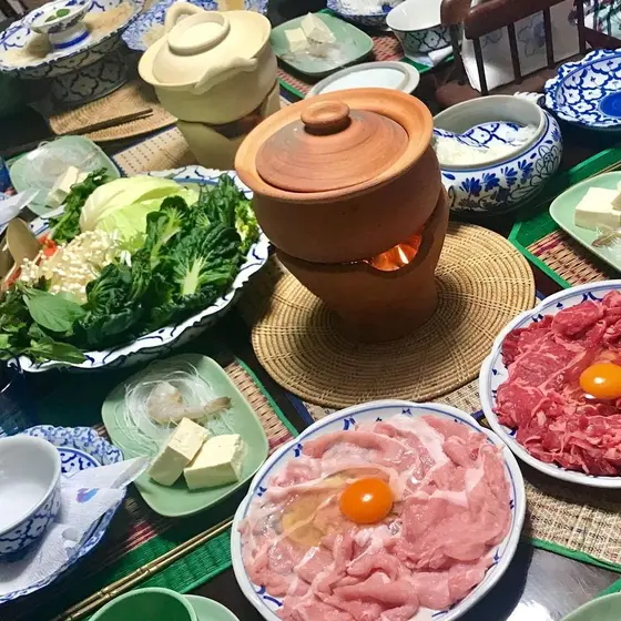 【子連れOK】東北タイのハーブ鍋、チムチュム＆タピオカ