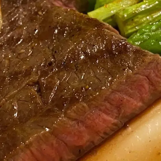 安いお肉も柔らかく美味しいステーキに。