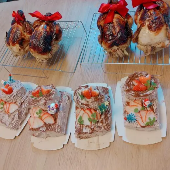 スマイルスマイズ　『クリスマス会』　丸鶏チキンを食べよう！