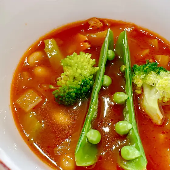 【4】野菜と豆のトマトスープ