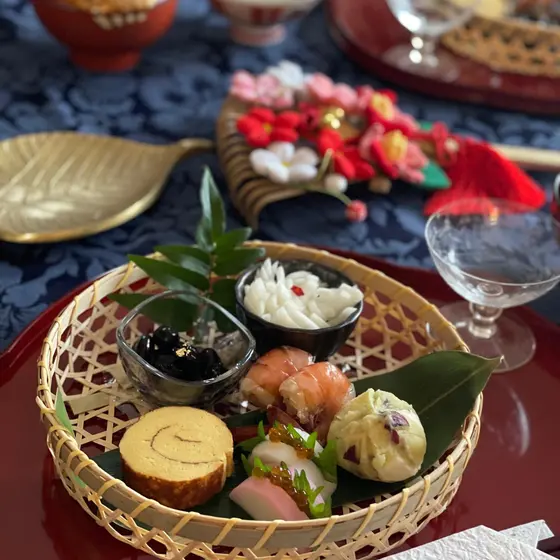 簡単おせち料理と秋の和食(ぶり大根、鯖寿司、ローストビーフなど)
